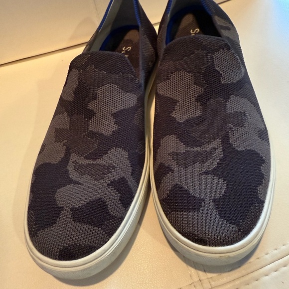 Rothy’s Gray Camo Sneakers Size 8.5 - Picture 1 of 6